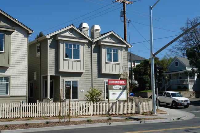 602 Healdsburg Ave in Healdsburg, CA - Building Photo - Building Photo