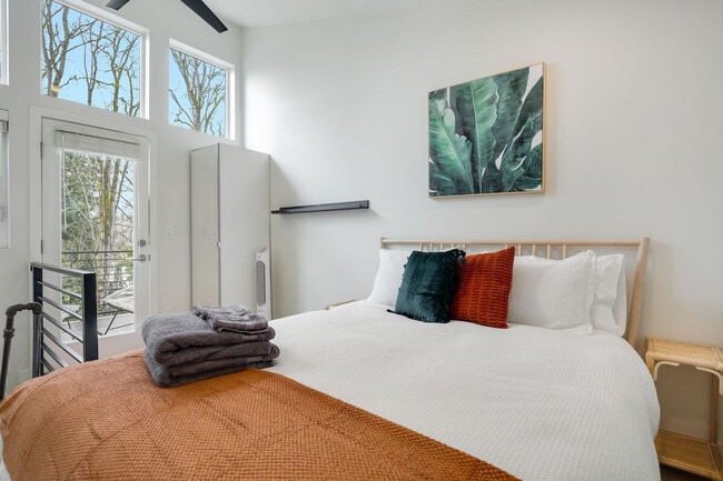 3843 21st Ave SW, Unit SI ID1035939P in Seattle, WA - Building Photo - Building Photo