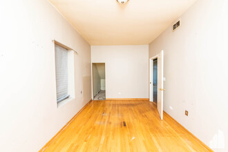 1335 N Wolcott Ave, Unit 1F in Chicago, IL - Building Photo - Building Photo