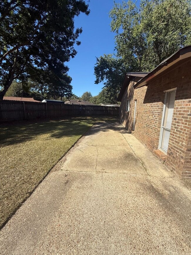615 Fieldbrook Ct in Montgomery, AL - Building Photo - Building Photo
