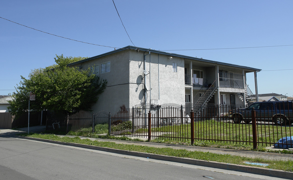 1208 York St in Richmond, CA - Foto de edificio