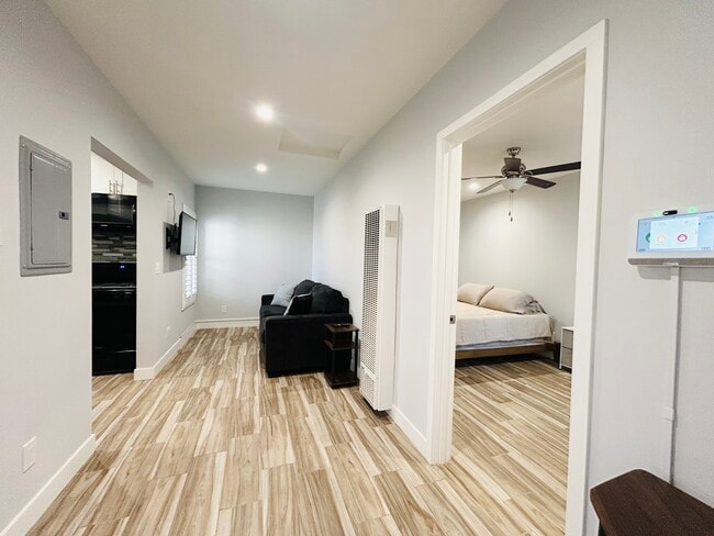 8828 Haas Ave, Unit 8828 in Los Angeles, CA - Building Photo - Building Photo