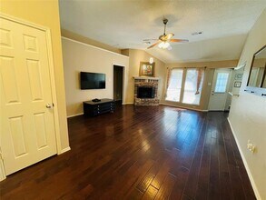 2902 Goldenwave Dr in Rockwall, TX - Foto de edificio - Building Photo