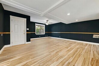 810 S Center St in Austin, TX - Building Photo - Building Photo