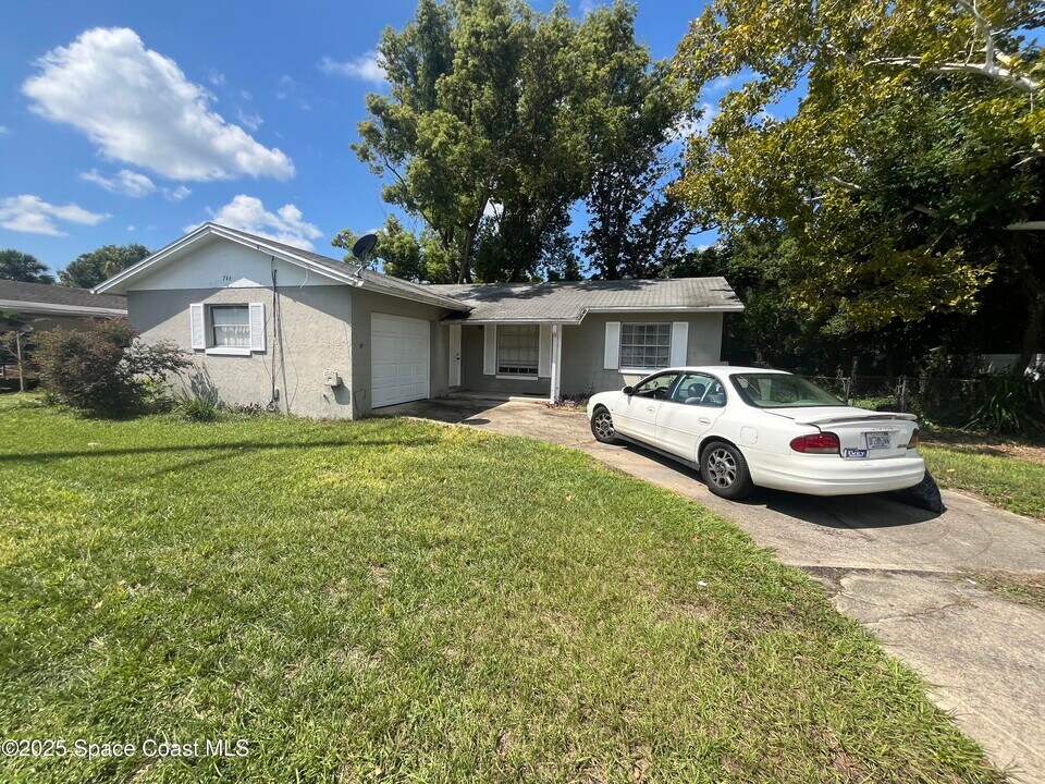 706 N Grant St in Longwood, FL - Building Photo