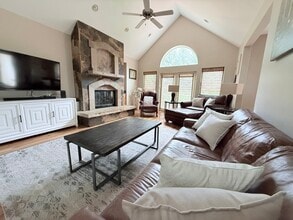 271 Black Bear Dr in Gypsum, CO - Building Photo - Building Photo