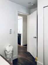 1534 Henshaw Ln in Vancouver, BC - Building Photo - Building Photo