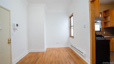 46 N Village Ave in Rockville Centre, NY - Building Photo - Building Photo