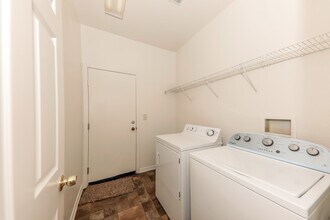 1060 Indiangrass Dr in Hemet, CA - Building Photo - Building Photo