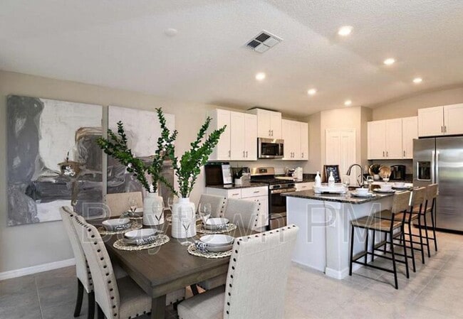 6557 Bar S Bar Trl in Zephyrhills, FL - Building Photo - Building Photo