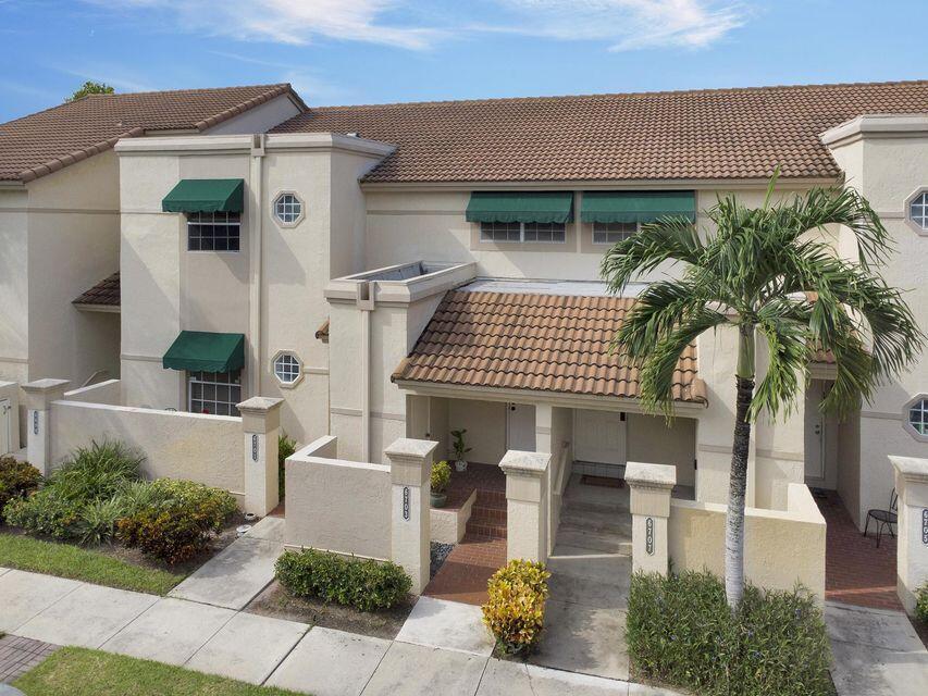 6703 Via Regina in Boca Raton, FL - Building Photo