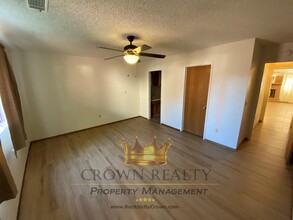 1856 E Cross Ave in Tulare, CA - Building Photo - Building Photo