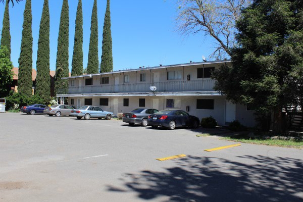 Del Rio Apartments in Yuba City, CA - Building Photo