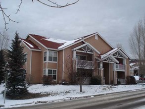 Lake Creek Village in Edwards, CO - Foto de edificio - Building Photo