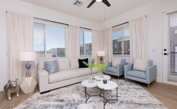 100 E Warm Springs Rd in Henderson, NV - Building Photo - Building Photo