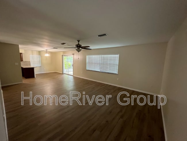 property at 2060 SE 39th St