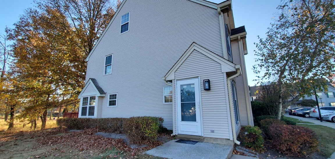 164 Susan Ct in Kendall Park, NJ - Building Photo