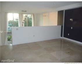 245 Michigan Ave-Unit -# Lp in Miami Beach, FL - Building Photo - Building Photo