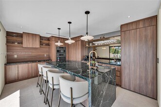 1170 S Biscayne Point Rd in Miami Beach, FL - Building Photo - Building Photo