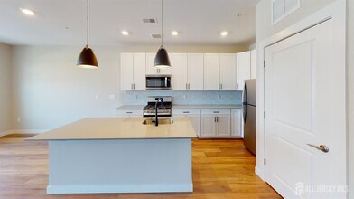 601 Novak Terrace in Sayreville, NJ - Building Photo - Building Photo