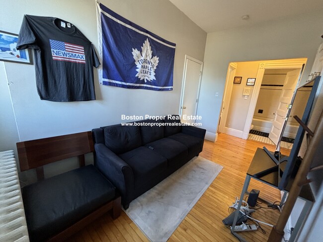 583 Beacon St, Unit 8 in Boston, MA - Building Photo - Building Photo