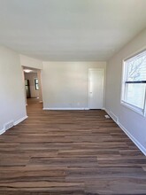 122 Elkan Ave in Ferguson, MO - Building Photo - Building Photo