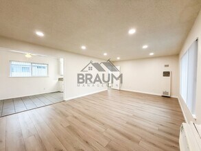 5131 Buffalo Ave in Los Angeles, CA - Foto de edificio - Building Photo