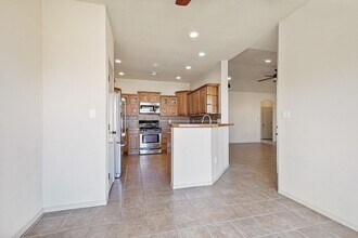 Spacious 4 Bedroom 2 Bath House near Restaurants in Alamogordo, NM - Building Photo - Building Photo
