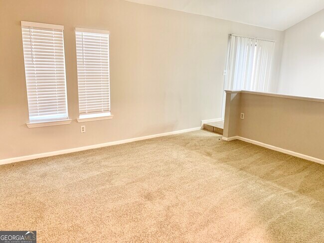 2046 Oak Park Ln in Decatur, GA - Building Photo - Building Photo