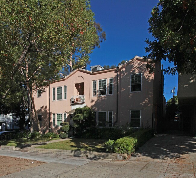 501 E Verdugo Ave in Burbank, CA - Foto de edificio - Building Photo