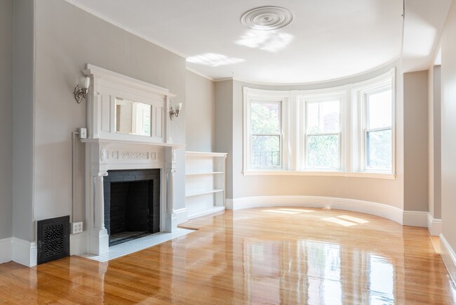 81 Saint Botolph St, Unit 2