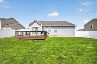 5472 Alfreton Dr in Clay, NY - Building Photo - Building Photo