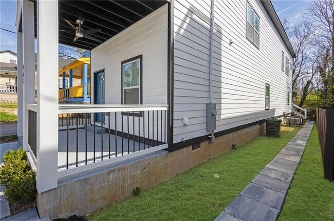 962 Welch St SW in Atlanta, GA - Building Photo - Building Photo