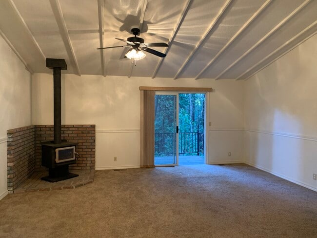 6337 Amherst Way in Magalia, CA - Building Photo - Building Photo