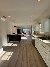 1339 S Mansfield Ave in Los Angeles, CA - Building Photo - Building Photo