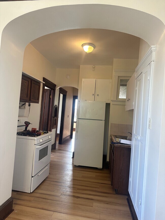 157 W 3rd St
