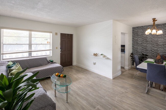 Sans Souci Tennis Apartments