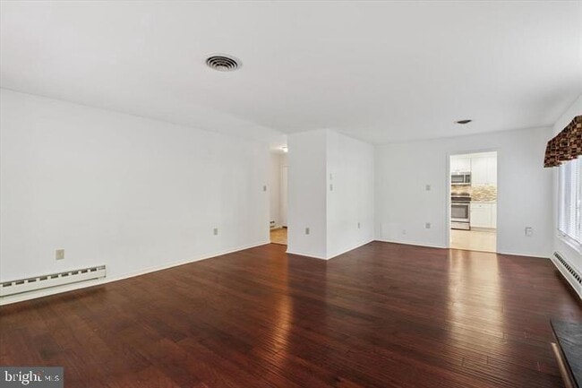 201 Chandler Dr in West Chester, PA - Building Photo - Building Photo