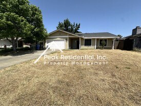 19 Meadowbreeze Ct in Sacramento, CA - Building Photo