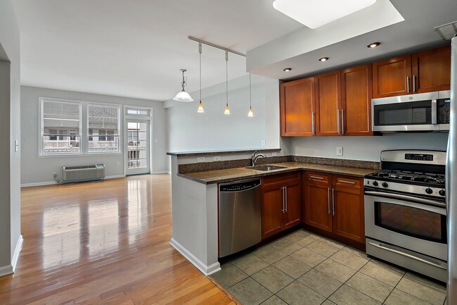 4 Constellation Pl in Jersey City, NJ - Building Photo - Building Photo