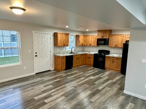 555 Franklin Ct in Sunnyside, WA - Building Photo - Building Photo