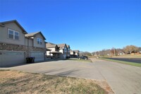 4437 SE Adams St in Topeka, KS - Foto de edificio - Building Photo