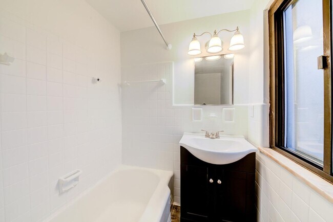 2837 Spring St in Pittsburgh, PA - Building Photo - Building Photo