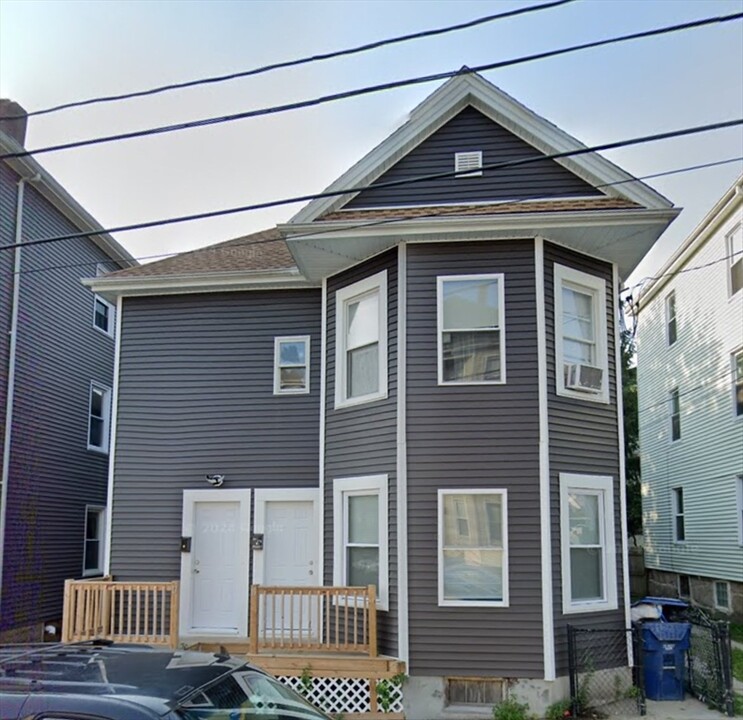 15 George St in New Bedford, MA - Building Photo