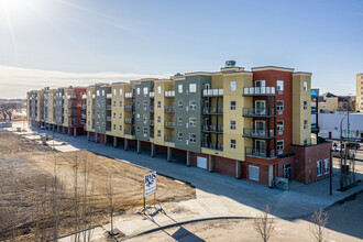 Station Pointe Village in Edmonton, AB - Building Photo - Building Photo