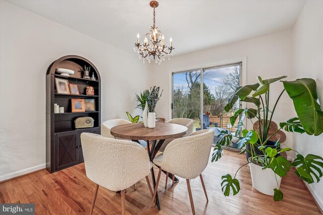 11712 Seven Locks Rd in Potomac, MD - Building Photo - Building Photo