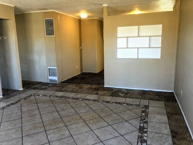 2827 Oak Dr in Amarillo, TX - Building Photo - Building Photo