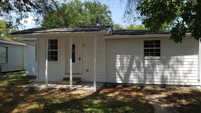1326 W 6th St in Freeport, TX - Building Photo