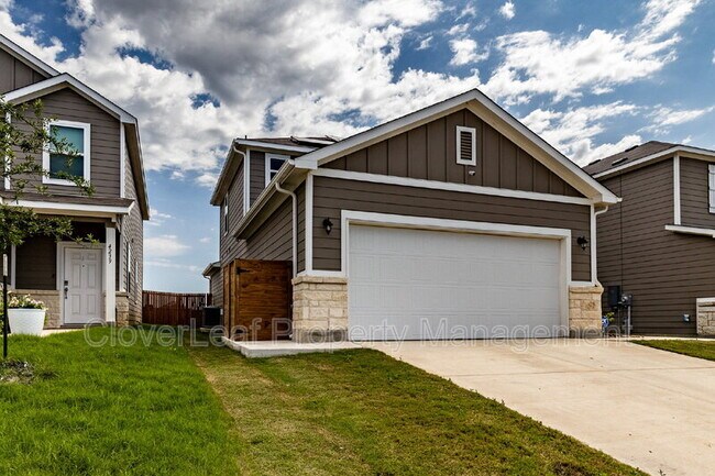 4243 Danforth St in Canyon Lake, TX - Building Photo - Building Photo