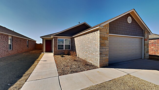 9929 Rattlesnake Ln in Yukon, OK - Building Photo - Building Photo